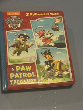Nickelodeon PAW Patrol Treasury - Red and Blue Illustrated Cover